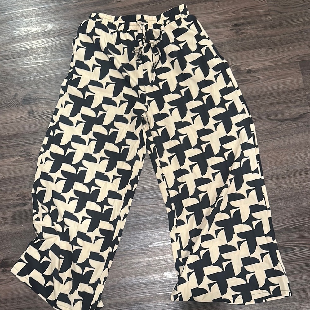 Shein NWOT Black and Cream Patterned Wide-Leg Pants